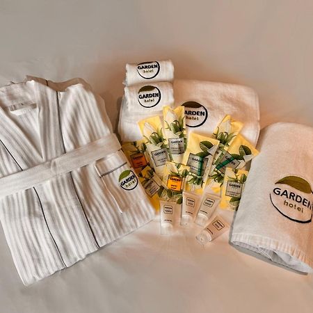 Garden Hotel & Spa Бишкек Екстериор снимка