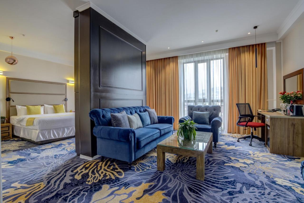 Garden Hotel & Spa Бишкек Екстериор снимка