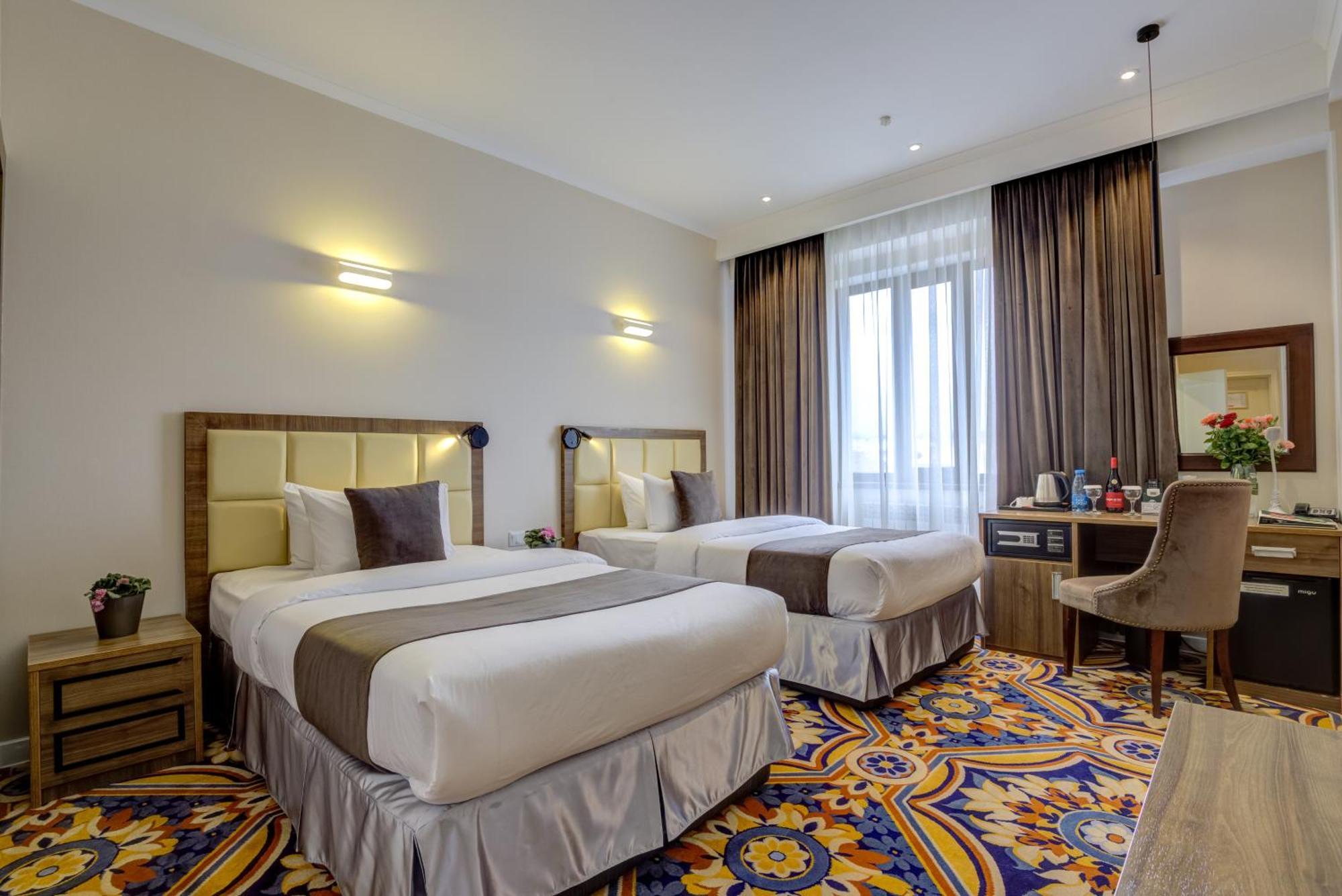 Garden Hotel & Spa Бишкек Екстериор снимка