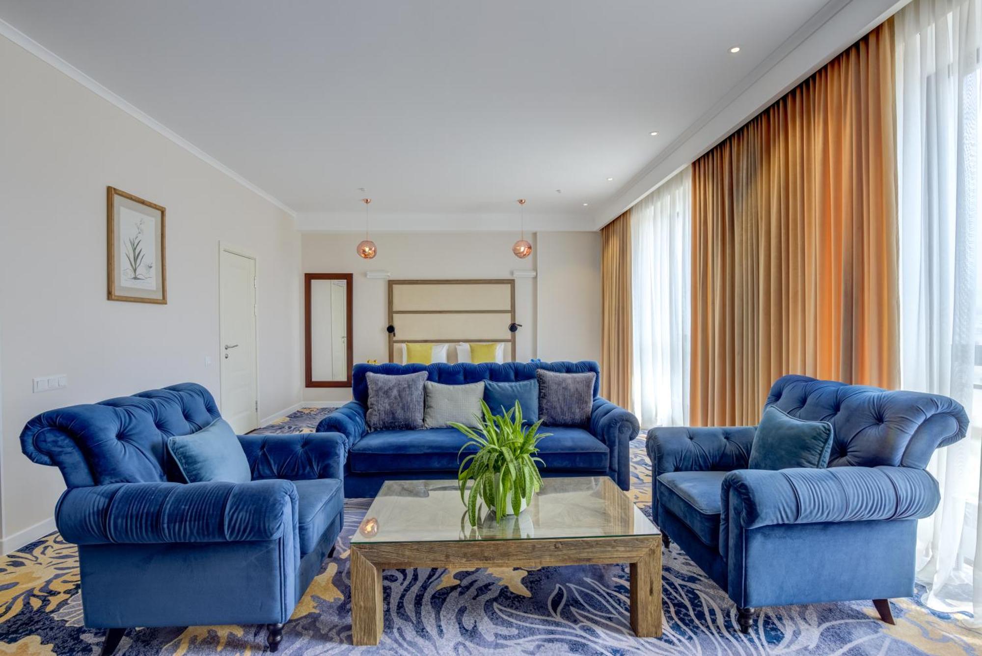 Garden Hotel & Spa Бишкек Екстериор снимка