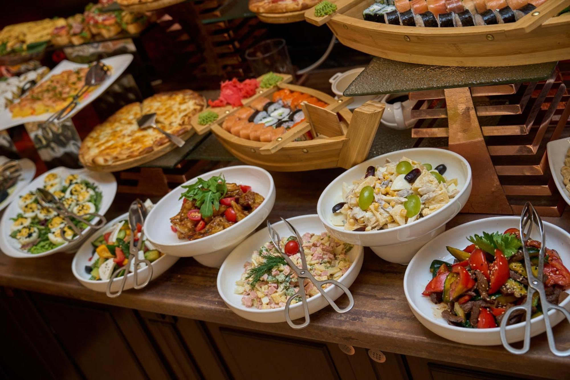 Garden Hotel & Spa Бишкек Екстериор снимка