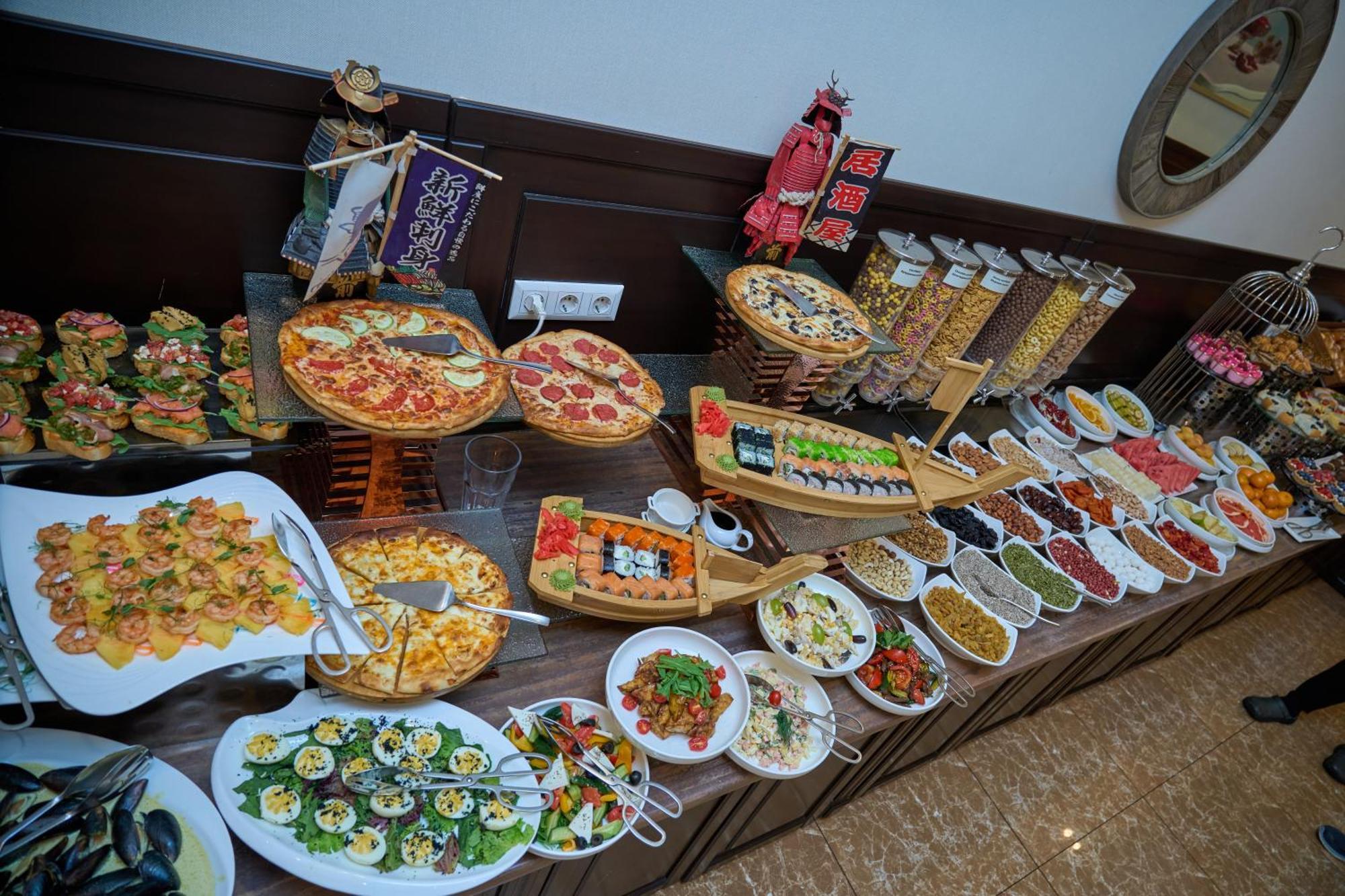 Garden Hotel & Spa Бишкек Екстериор снимка