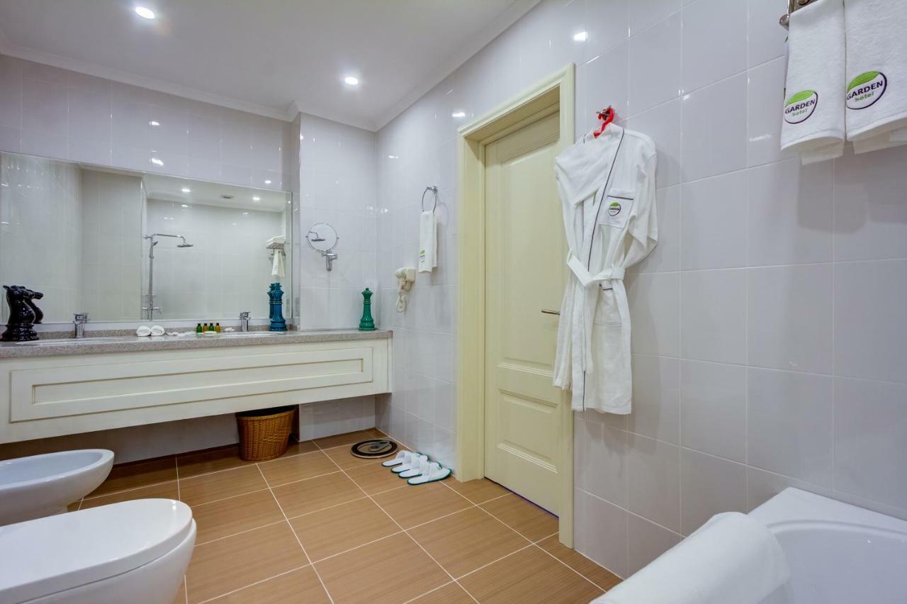 Garden Hotel & Spa Бишкек Екстериор снимка
