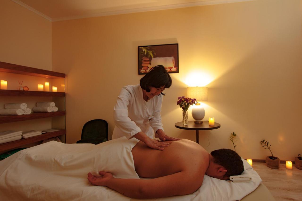 Garden Hotel & Spa Бишкек Екстериор снимка