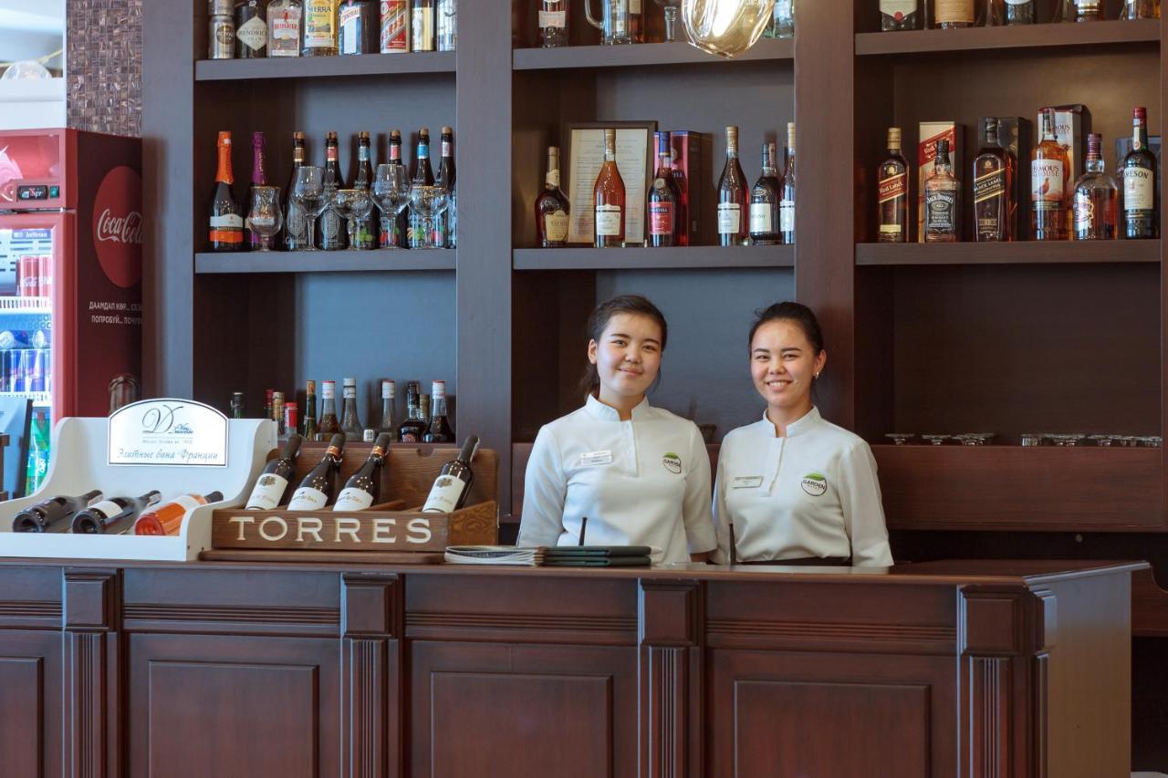 Garden Hotel & Spa Бишкек Екстериор снимка